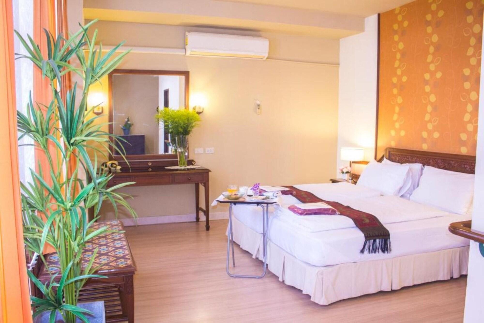 צ'יאנג מאי People Place Boutique In Town Hotel - Sha Extra Plus מראה חיצוני תמונה